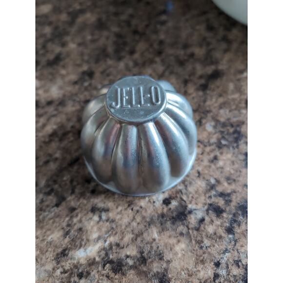 4 Vintage 3‎ in. Aluminum Jello Molds - Picture 1 of 6